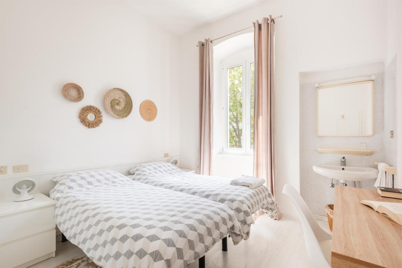 Al Lago Camping & Rooms Riva del Garda Buitenkant foto