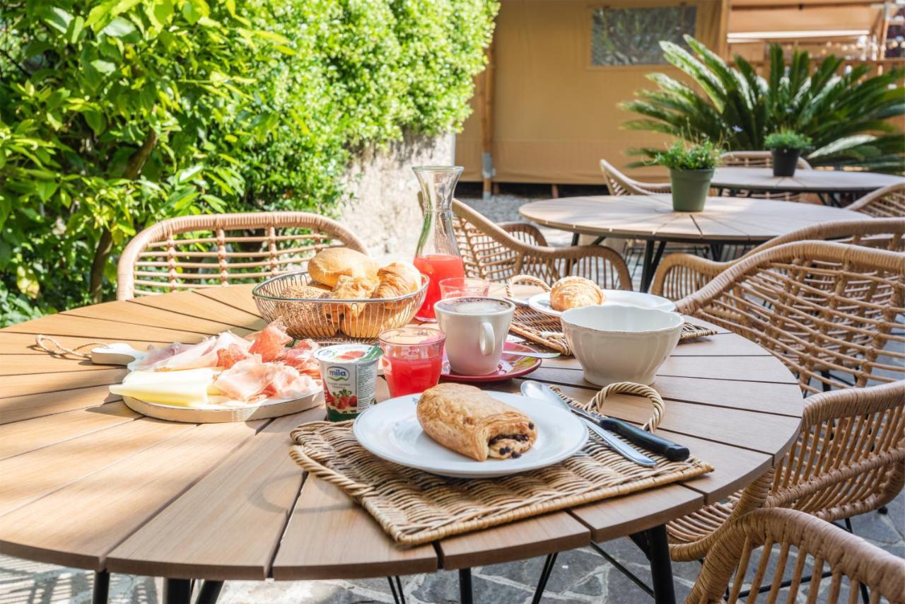Al Lago Camping & Rooms Riva del Garda Buitenkant foto