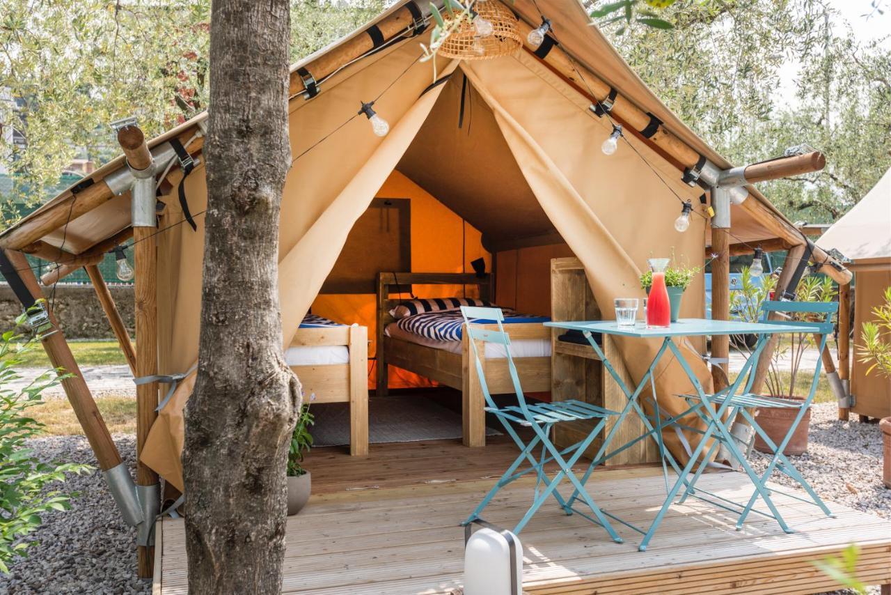 Al Lago Camping & Rooms Riva del Garda Buitenkant foto