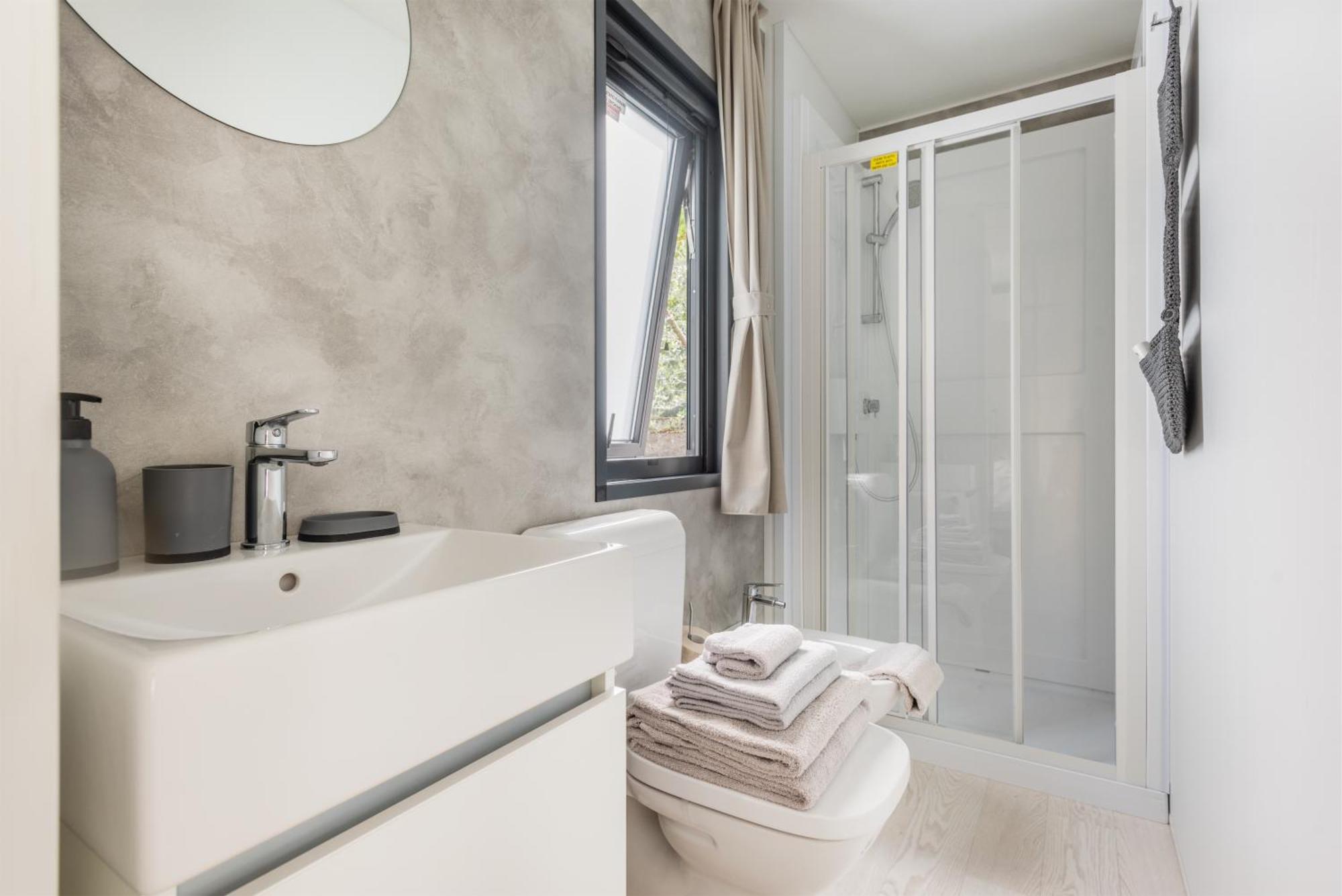 Al Lago Camping & Rooms Riva del Garda Buitenkant foto