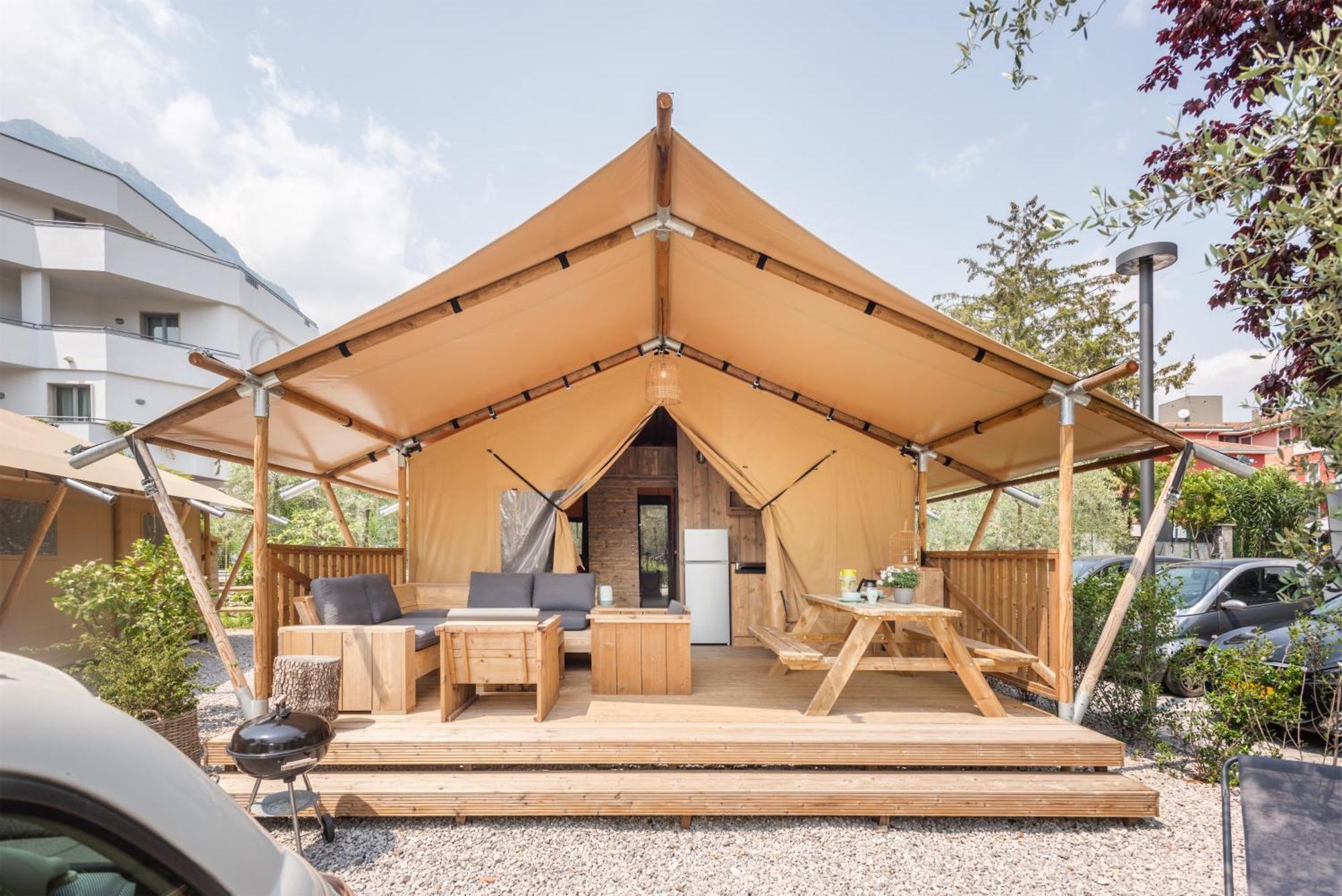 Al Lago Camping & Rooms Riva del Garda Buitenkant foto